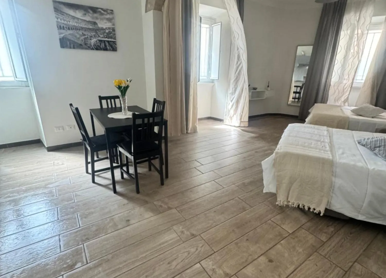 Re Di Roma Home Stay contacts